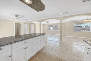 3722 Rest Home Rd in Pearland, TX - Building Photo