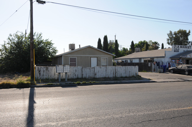 1907 Dairy Ave in Corcoran, CA - Building Photo - Building Photo