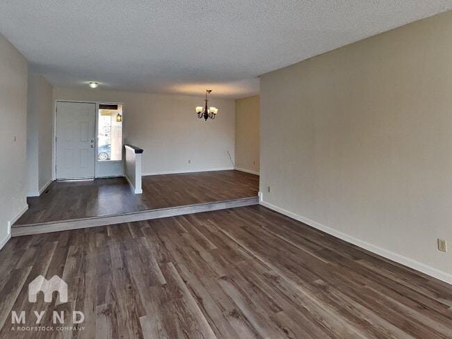 1290 Stardust St in Reno, NV - Building Photo - Building Photo