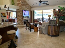 389 Gran Via in Palm Desert, CA - Building Photo