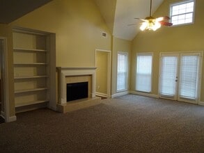 212 Hedgewood Dr in Hampton, GA - Building Photo - Building Photo