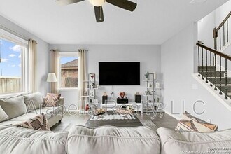 7606 Hartford Den in San Antonio, TX - Building Photo - Building Photo