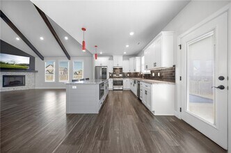 1140 Hope St in Centerton, AR - Building Photo - Building Photo