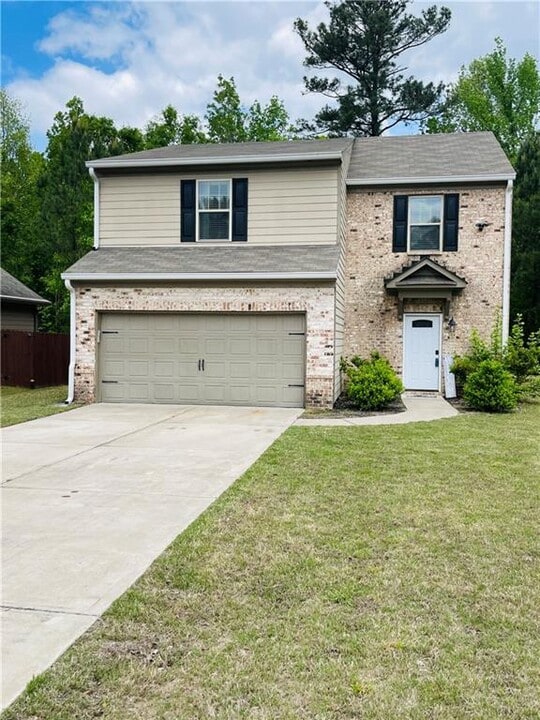 749 Scotland Dr in Dallas, GA - Building Photo