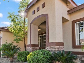 2547 Serenity Hollow Dr in Henderson, NV - Building Photo - Building Photo