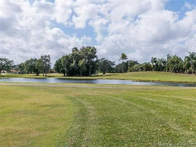 16400 Golf Club Rd-Unit -303 in Weston, FL - Foto de edificio - Building Photo