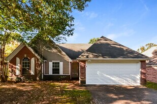 7179 Raleigh Lagrange Rd in Cordova, TN - Building Photo