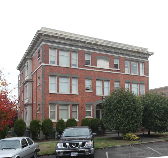 621 S Yakima in Tacoma, WA - Foto de edificio - Building Photo