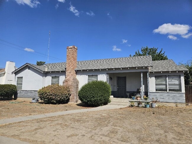 property at 736 Rosewood Ave
