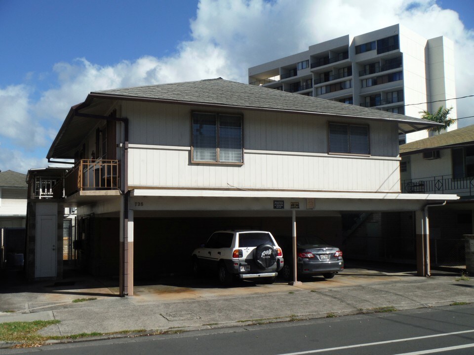 728 University Ave in Honolulu, HI - Building Photo