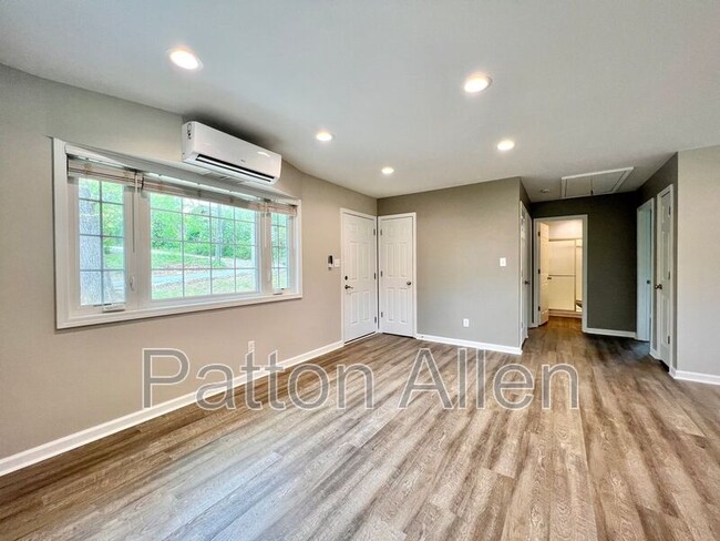 109 Barnard Ave in Asheville, NC - Building Photo - Building Photo