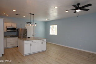 5257 E Diamond Ave in Mesa, AZ - Building Photo - Building Photo