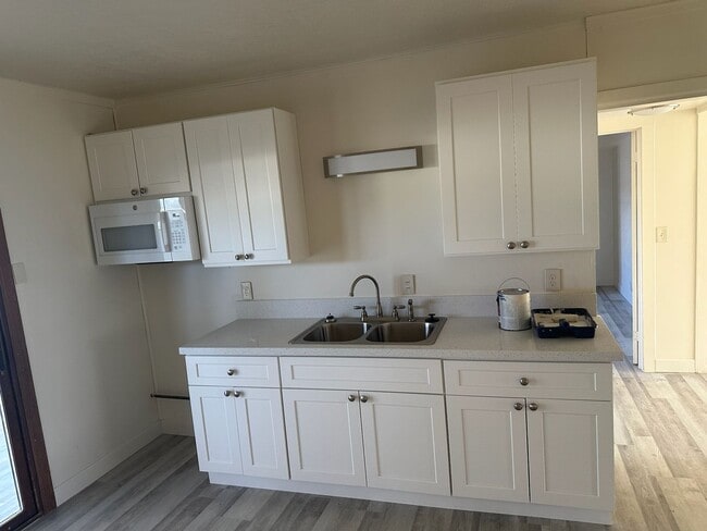 778 E Sonora Ave in Tulare, CA - Building Photo - Building Photo