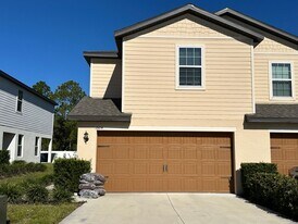 1604 Wynford Cir in Tavares, FL - Building Photo