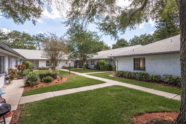 2713 Countryside Blvd in Clearwater, FL - Building Photo - Building Photo