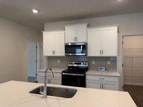 1131 37th Ave Lane NE in Hickory, NC - Building Photo - Building Photo