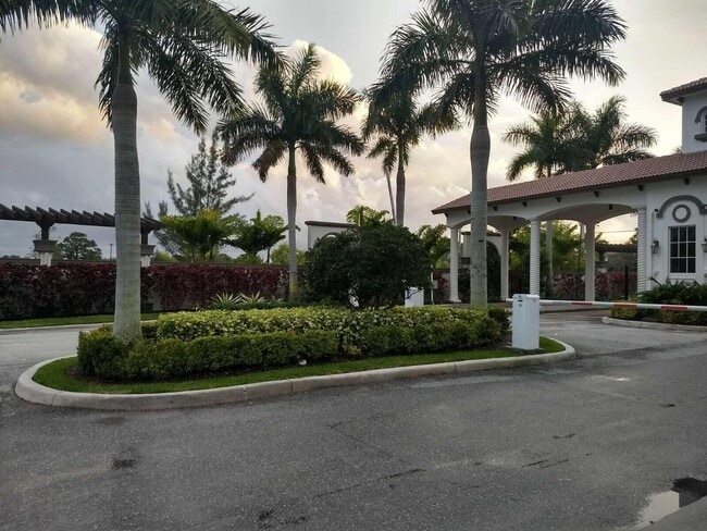 4182 Napoli Lake Dr in West Palm Beach, FL - Building Photo - Building Photo