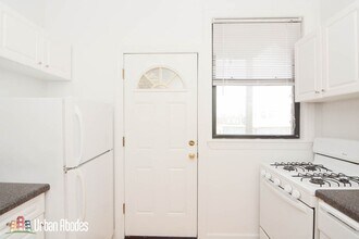 3723 N Pine Grove Ave, Unit J05W in Chicago, IL - Building Photo - Building Photo