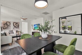 4082 38th Ave N in St. Petersburg, FL - Building Photo - Building Photo