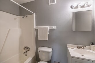 Ashton Park Apartments in Tallahassee, FL - Building Photo - Building Photo