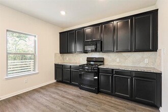 14905 Country Club Dr in Beaumont, TX - Building Photo - Building Photo