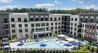 Luxe 360 on Centerpointe in Midlothian, VA - Building Photo