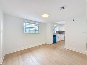 200 Country Club Dr, Unit 1301 in Largo, FL - Foto de edificio - Building Photo