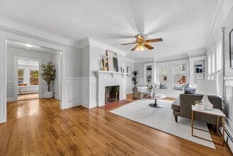 628 Boylston St in Newton, MA - Foto de edificio - Building Photo