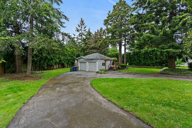 8005 NE 143rd St in Bothell, WA - Building Photo - Building Photo