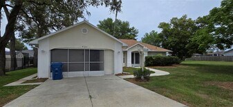 4322 Dewberry St in Spring Hill, FL - Building Photo