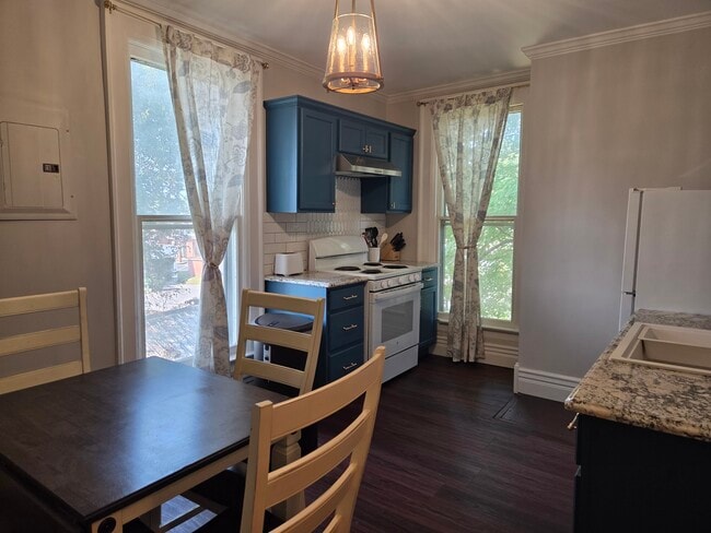 403 W Flower St, Unit A