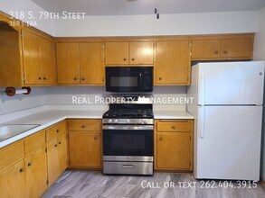 318 S 79th St in Milwaukee, WI - Building Photo - Building Photo