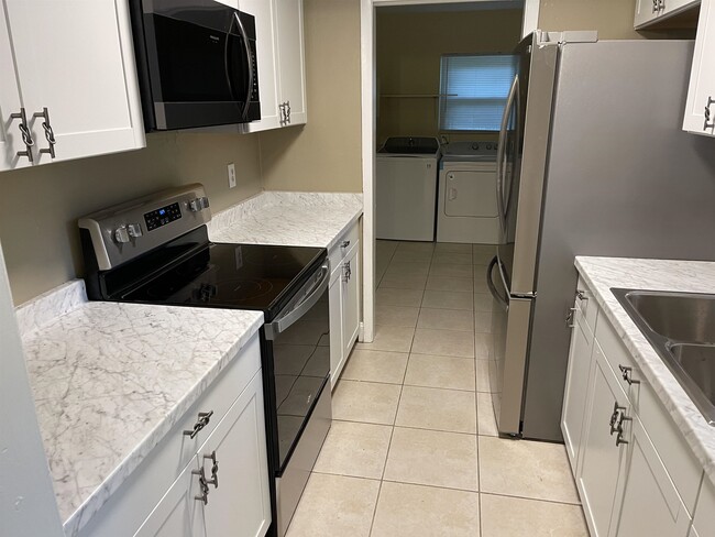 2601 Rippee Rd in Tallahassee, FL - Building Photo - Building Photo