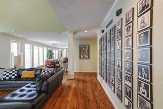 2527 Potomac Dr in Houston, TX - Foto de edificio - Building Photo