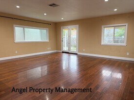 5629 La Campana Wy in Sacramento, CA - Building Photo