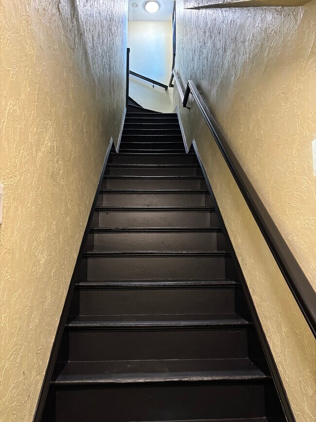 11 Maywood St, Unit 3 in Boston, MA - Foto de edificio - Building Photo