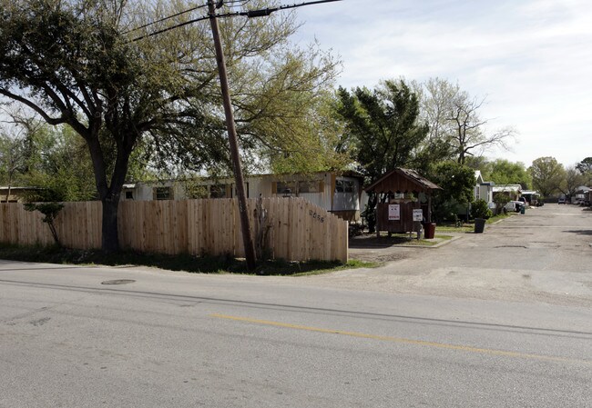 5422 Nordling Rd in Houston, TX - Building Photo - Building Photo