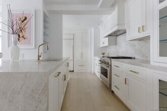 433 W 34th St. in New York, NY - Building Photo - Building Photo