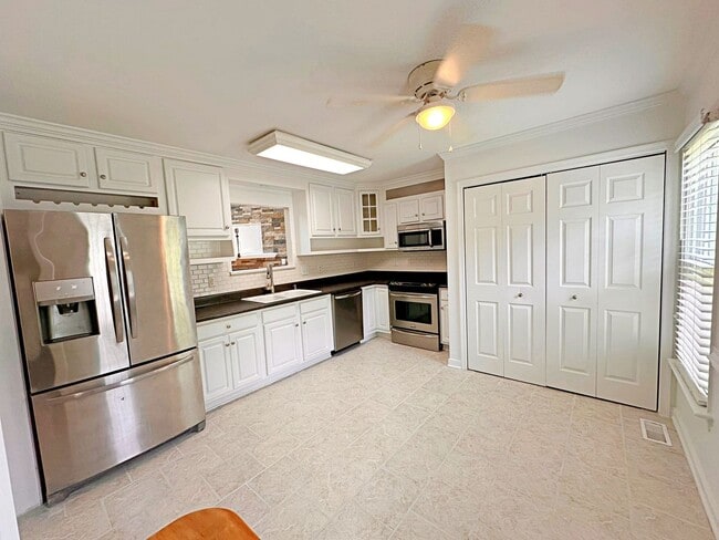 1506 Tackley Pl in Midlothian, VA - Building Photo - Building Photo