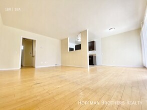 1326 Flores St in West Hollywood, CA - Foto de edificio - Building Photo