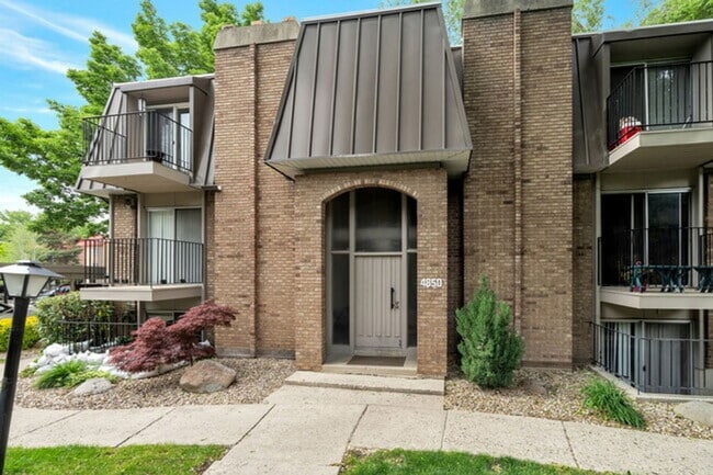 4850 S Highland Cir
