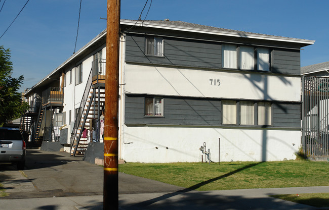 715 E Garfield Ave in Glendale, CA - Building Photo - Building Photo