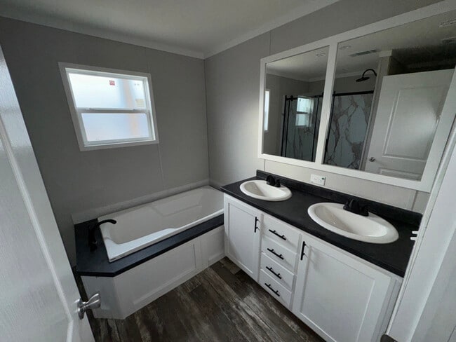 365 Patriot Ln in Collinston, LA - Foto de edificio - Building Photo