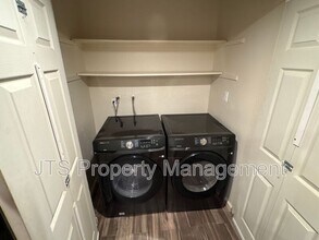 8130 Sunrise E Way in Fair Oaks, CA - Building Photo - Building Photo