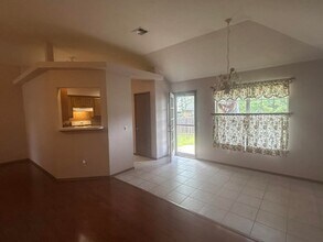 333 E Magnolia Terrace in Mustang, OK - Building Photo - Building Photo