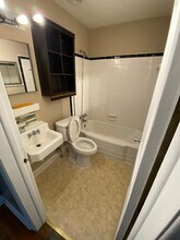 1100 Willowbrook Dr, Unit EP in Greensboro, NC - Building Photo - Building Photo