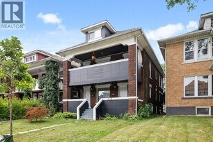 541 Moy Ave in Windsor, ON - Building Photo