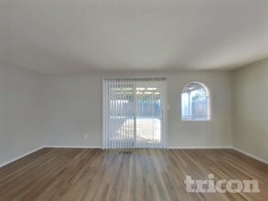 3090 Santa Ana Dr in Reno, NV - Foto de edificio - Building Photo