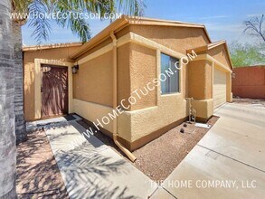 428 E Geronimo Bluff Loop in Tucson, AZ - Building Photo - Building Photo