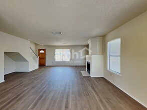 8627 Ledgeside in San Antonio, TX - Foto de edificio - Building Photo